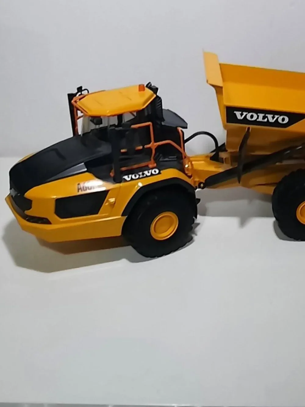 Bruder Volvo A60H Articulated Hauler Dump Truck 1:16 #02455 Germany